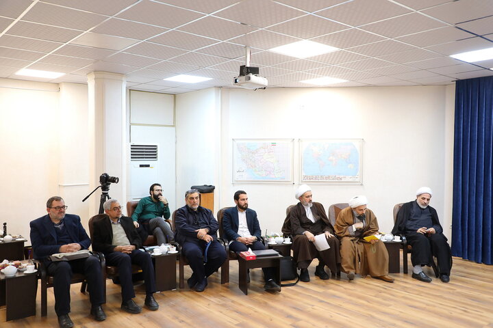 تصاویر/ دیدار معاون پژوهش حوزه های علمیه با آیت الله اعرافی