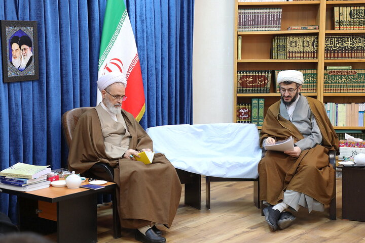 تصاویر/ دیدار معاون پژوهش حوزه های علمیه با آیت الله اعرافی