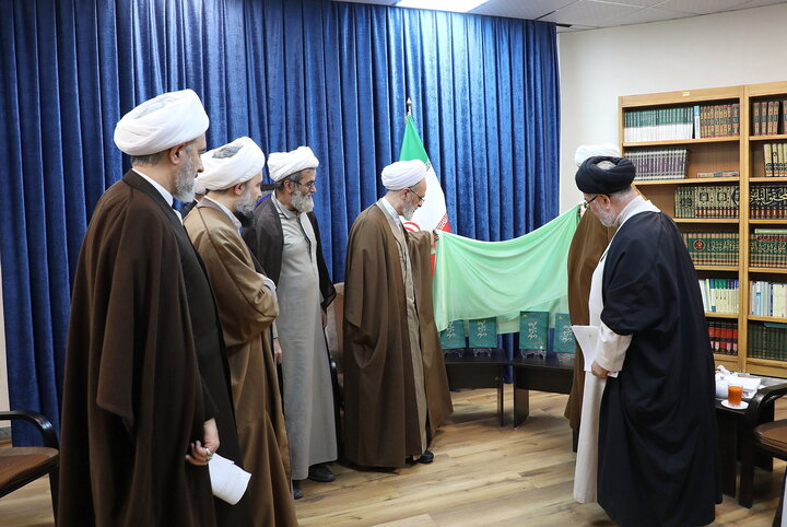 تصاویر/ دیدار معاون پژوهش حوزه های علمیه با آیت الله اعرافی