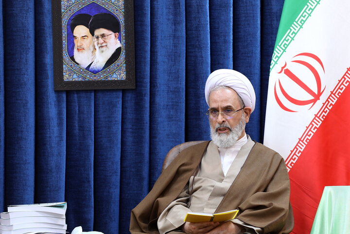 تصاویر/ دیدار معاون پژوهش حوزه های علمیه با آیت الله اعرافی