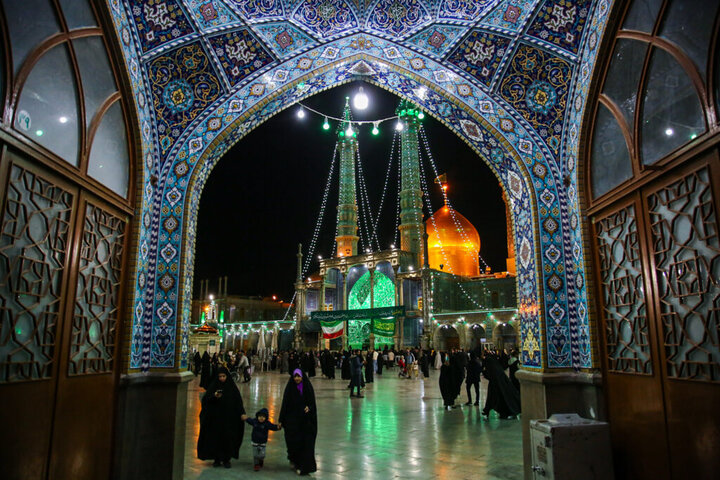 حال و هوای حرم بانوی کرامت در شب میلاد حضرت علی اکبر(ع)