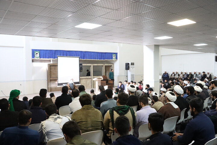 همایش توانمند سازی طلاب و مبلغین بامحوریت جهاد تبیین به میزبانی دفتر امام جمعه اهواز
