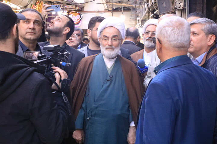 تصاویر / حضور امام جمعه رشت در جمع بازاریان بازار سوخته این شهر