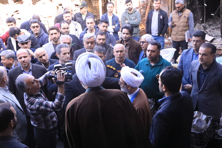 تصاویر / حضور امام جمعه رشت در جمع بازاریان بازار سوخته این شهر