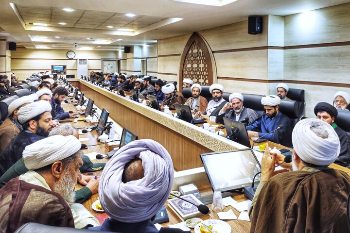 تصاویر/ نشست مسئول قرارگاه جنگ ترکیبی بلاغ مبین با فرماندهان پایگاه بسیج مدارس حوزه علمیه