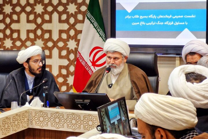 تصاویر/ نشست مسئول قرارگاه جنگ ترکیبی بلاغ مبین با فرماندهان پایگاه بسیج مدارس حوزه علمیه