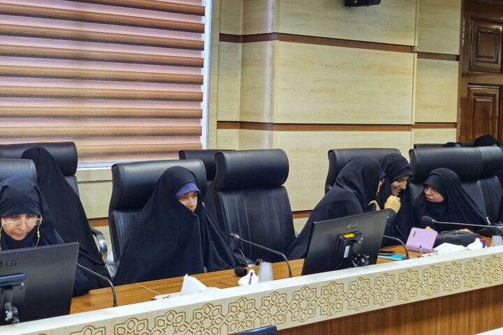 تصاویر/ نشست مسئول قرارگاه جنگ ترکیبی بلاغ مبین با فرماندهان پایگاه بسیج مدارس حوزه علمیه خواهران