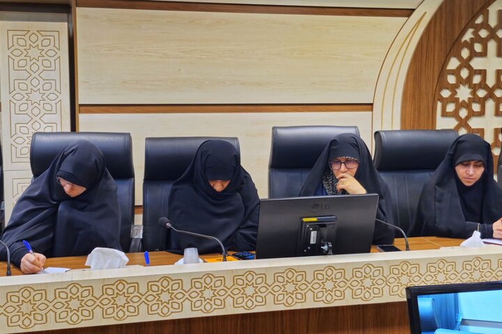 تصاویر/ نشست مسئول قرارگاه جنگ ترکیبی بلاغ مبین با فرماندهان پایگاه بسیج مدارس حوزه علمیه خواهران