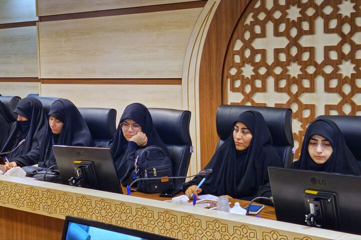 تصاویر/ نشست مسئول قرارگاه جنگ ترکیبی بلاغ مبین با فرماندهان پایگاه بسیج مدارس حوزه علمیه خواهران