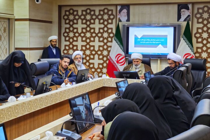 تصاویر/ نشست مسئول قرارگاه جنگ ترکیبی بلاغ مبین با فرماندهان پایگاه بسیج مدارس حوزه علمیه خواهران