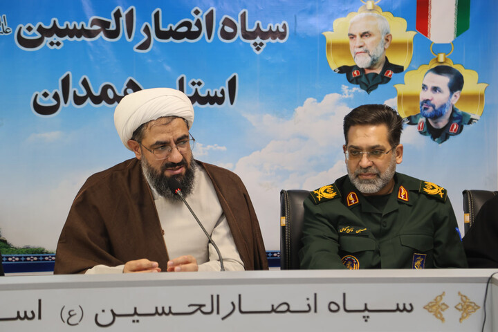 تصاویر / تجلیل نماینده ولی‌فقیه در استان و استاندار همدان از فرمانده سپاه انصارالحسین(ع)