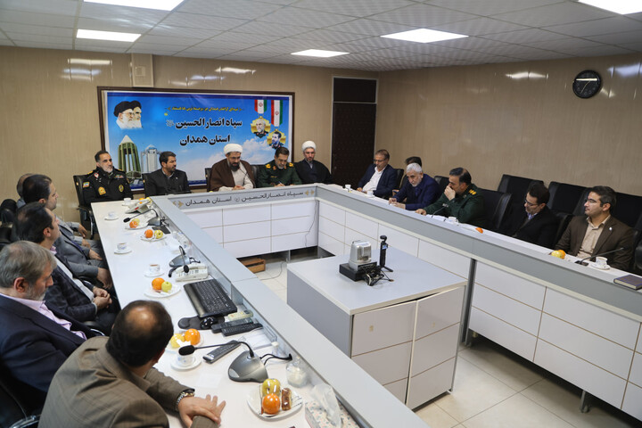 تصاویر / تجلیل نماینده ولی‌فقیه در استان و استاندار همدان از فرمانده سپاه انصارالحسین(ع)