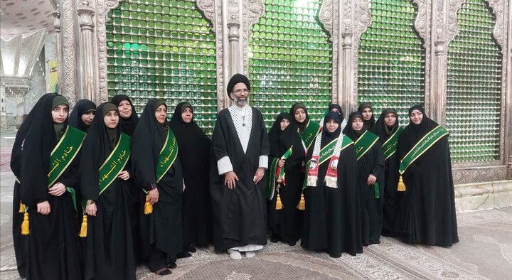 تصاویر/ شستشو و عطرافشانی مرقد مطهر امام خمینی با گلاب کاشان