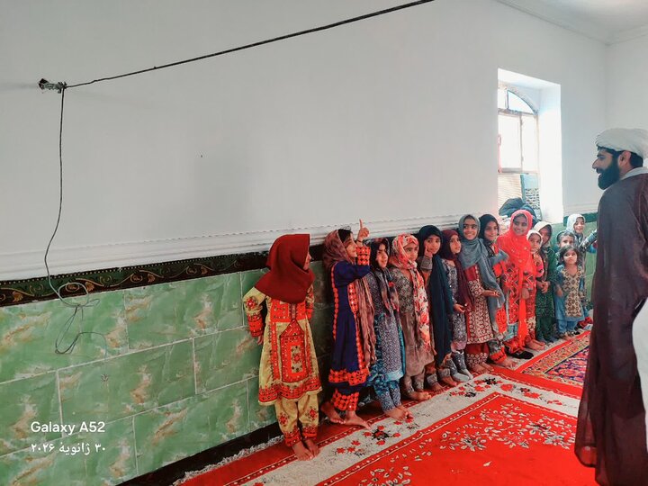 برگزاری جشن‌های اعیاد شعبانیه توسط کاروان شادی حوزه علمیه پیامبر اعظم(ص) جازموریان در روستاهای کوهستانی این منطقه