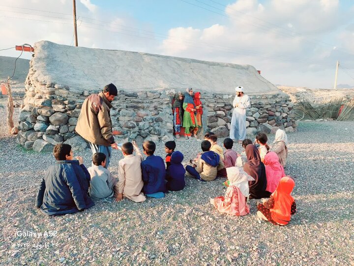 برگزاری جشن‌های اعیاد شعبانیه توسط کاروان شادی حوزه علمیه پیامبر اعظم(ص) جازموریان در روستاهای کوهستانی این منطقه