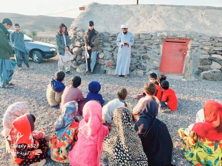 برگزاری جشن‌های اعیاد شعبانیه توسط کاروان شادی حوزه علمیه پیامبر اعظم(ص) جازموریان در روستاهای کوهستانی این منطقه