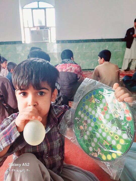 برگزاری جشن‌های اعیاد شعبانیه توسط کاروان شادی حوزه علمیه پیامبر اعظم(ص) جازموریان در روستاهای کوهستانی این منطقه