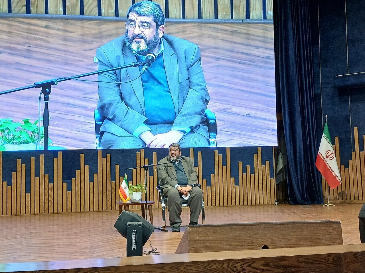 اسلام، محور اصلی جنگ جدید دشمن علیه جمهوری اسلامی ایران است