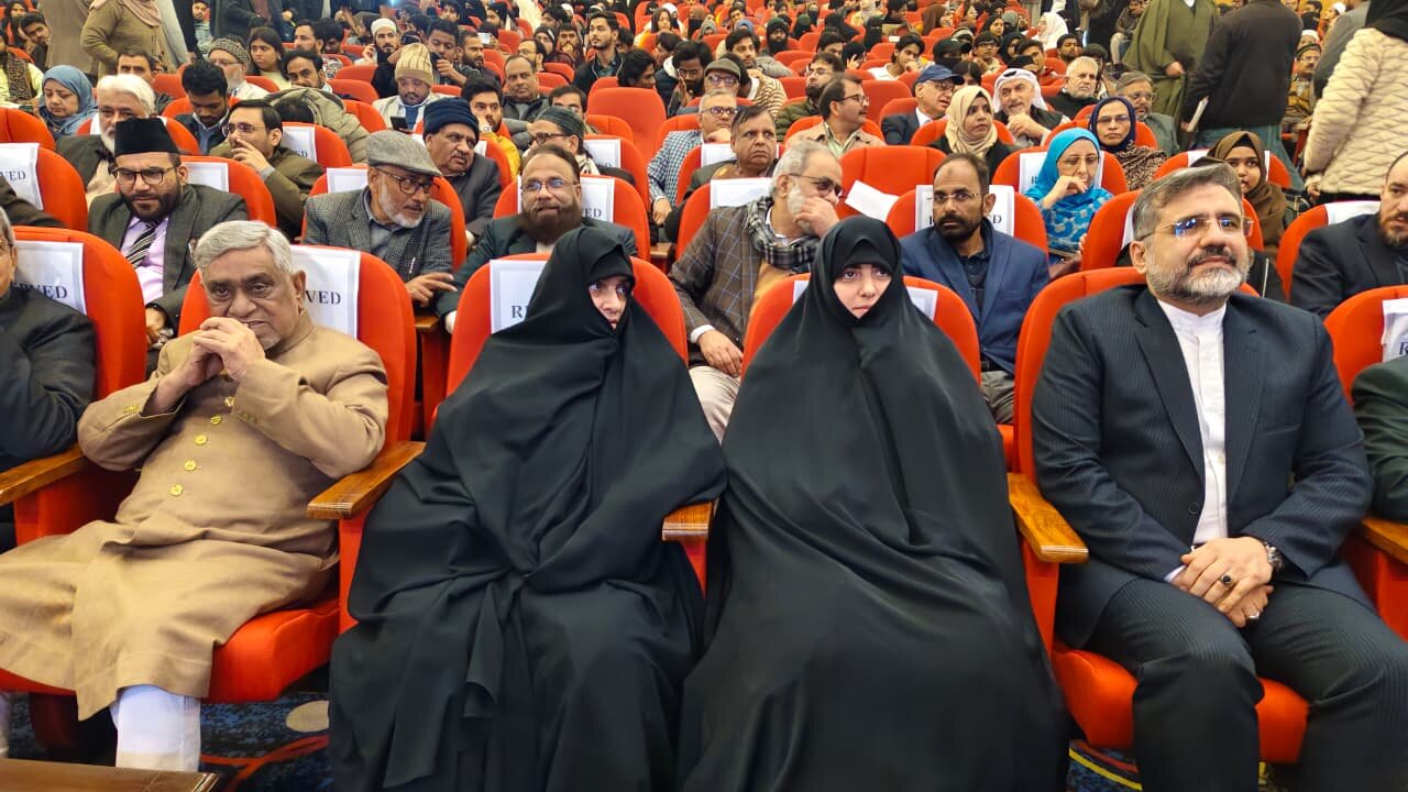 قرآن کریم منبع هدایت علم و اخلاق بشری است