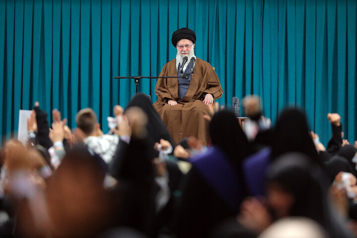 सुप्रीम लीडर का नेतृत्व केवल ईरान के लिए नहीं, बल्कि पूरे इस्लामी समुदाय के लिए दृढ़ता, जागरूकता और प्रतिरोध का प्रतीक है