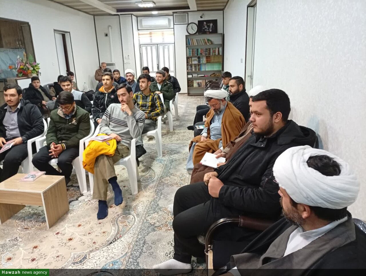 درس اخلاق فامنین