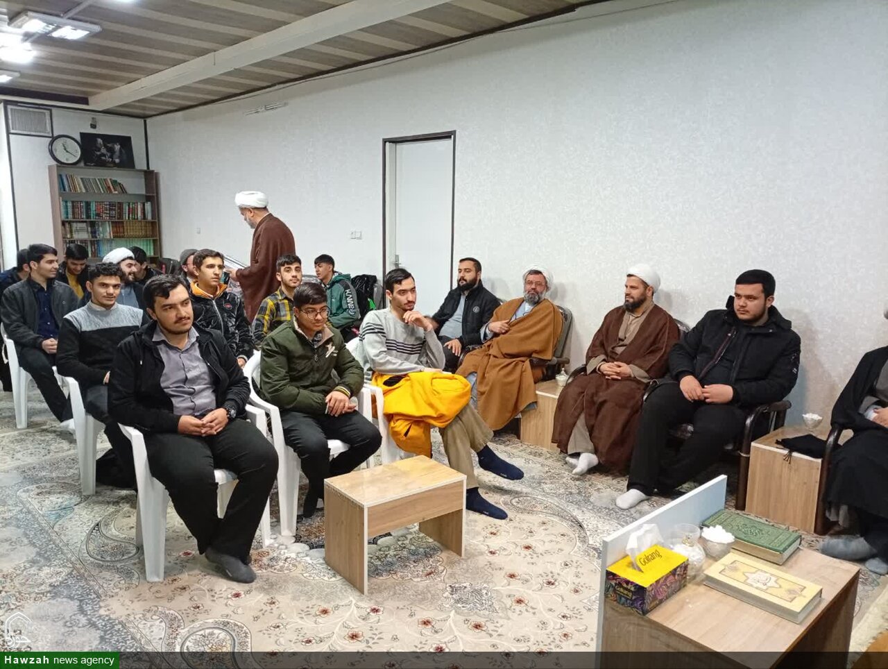 درس اخلاق فامنین