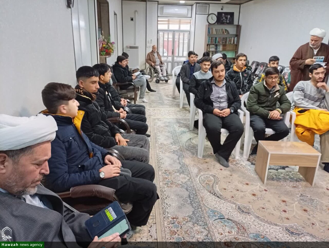 درس اخلاق فامنین