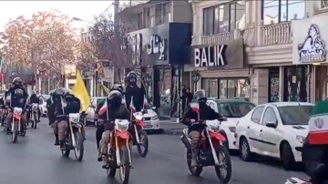 فیلم| برگزاری با شکوه رژه موتوری به مناسبت گرامیداشت دهه فجر در اراک