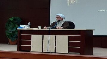 بزرگ‌ترین خطر امروز دین‌شناسی، ارائه قرائت‌های التقاطی به نام اسلام است