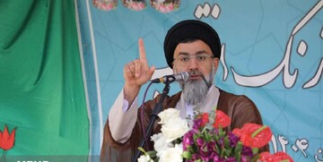 فشار اقتصادی مقدمه‌ای برای دخالت نظامی بیگانگان است