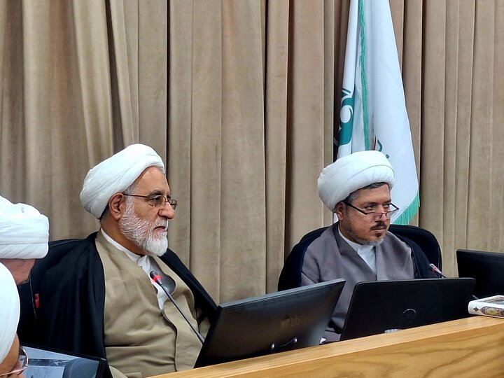 نشست هم‌اندیشی مبلغان فعال در عرصه دانشگاه با مسئولان حوزه علمیه قم
