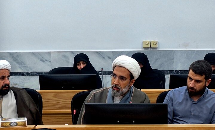 نشست هم‌اندیشی مبلغان فعال در عرصه دانشگاه با مسئولان حوزه علمیه قم
