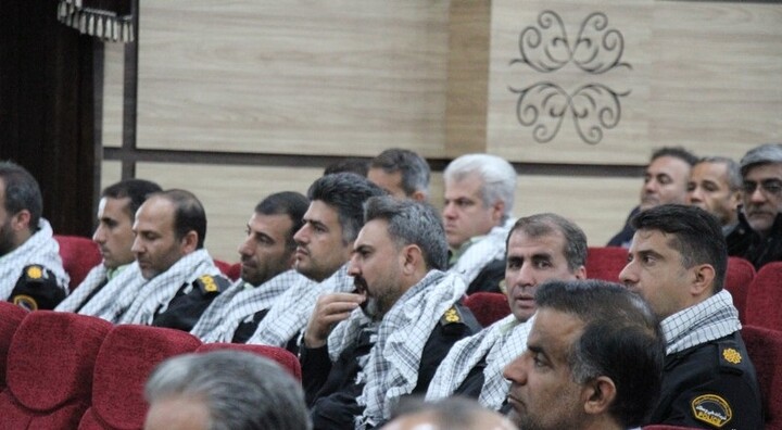 تصاویر/ دیدار امام جمعه بوشهر با فرماندهان و کارکنان فراجا در بوشهر