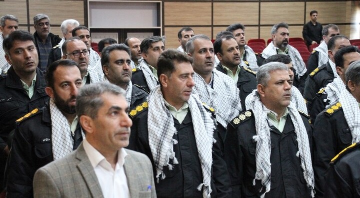 تصاویر/ دیدار امام جمعه بوشهر با فرماندهان و کارکنان فراجا در بوشهر