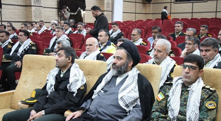 تصاویر/ دیدار امام جمعه بوشهر با فرماندهان و کارکنان فراجا در بوشهر