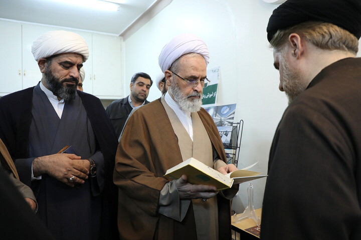 تصاویر/ بازدید آیت‌الله اعرافی از مجتمع عالی بین‌الملل حوزه‌های علمیه