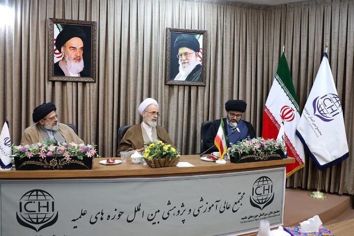 تصاویر/ بازدید آیت‌الله اعرافی از مجتمع عالی بین‌الملل حوزه‌های علمیه