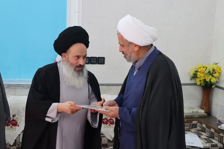 تصاویر/ رگزاری آئین اعطای حکم به اعضای قرارگاه پشتیبانی از مساجد شهرستان اشکذر