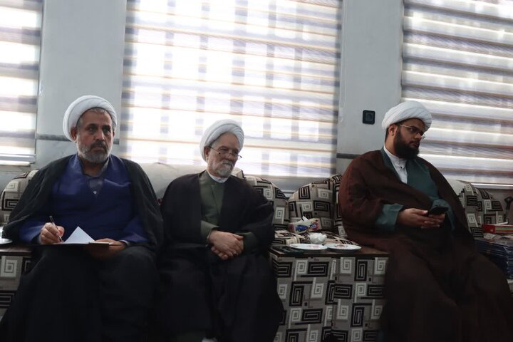 تصاویر/ رگزاری آئین اعطای حکم به اعضای قرارگاه پشتیبانی از مساجد شهرستان اشکذر