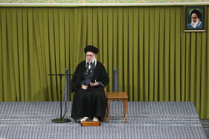 تصاویر/ دیدار اقشار مردم به مناسبت چهل‌وهفتمین سالگرد پیروزی انقلاب با رهبر انقلاب اسلامی