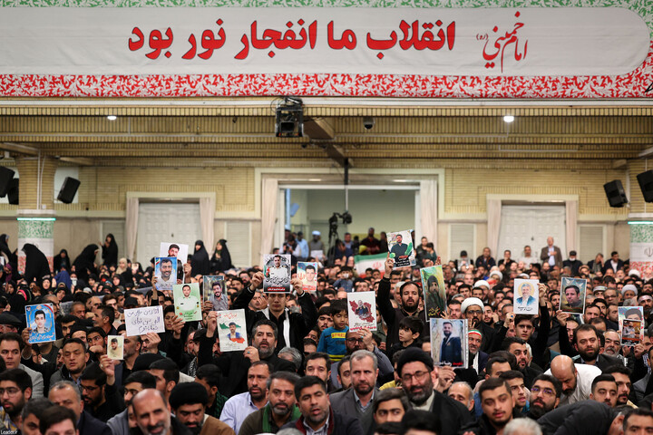 تصاویر/ دیدار اقشار مردم به مناسبت چهل‌وهفتمین سالگرد پیروزی انقلاب با رهبر انقلاب اسلامی