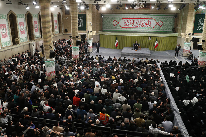 تصاویر/ دیدار اقشار مردم به مناسبت چهل‌وهفتمین سالگرد پیروزی انقلاب با رهبر انقلاب اسلامی