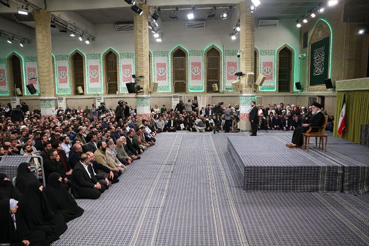 تصاویر/ دیدار اقشار مردم به مناسبت چهل‌وهفتمین سالگرد پیروزی انقلاب با رهبر انقلاب اسلامی