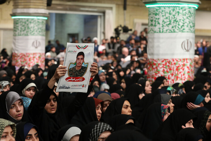 تصاویر/ دیدار اقشار مردم به مناسبت چهل‌وهفتمین سالگرد پیروزی انقلاب با رهبر انقلاب اسلامی