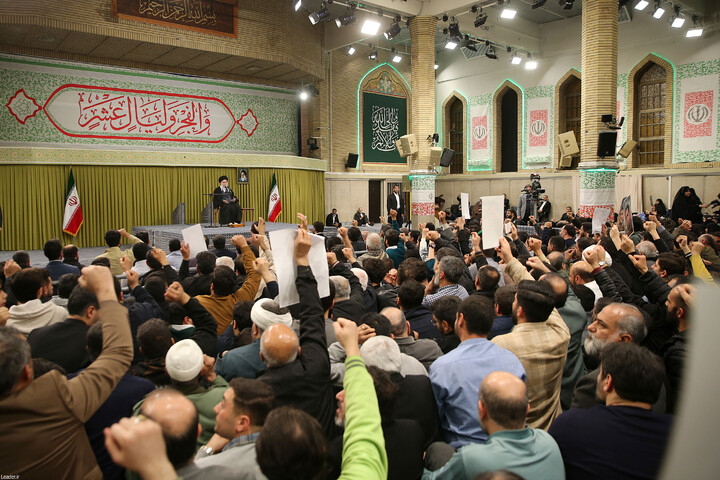 تصاویر/ دیدار اقشار مردم به مناسبت چهل‌وهفتمین سالگرد پیروزی انقلاب با رهبر انقلاب اسلامی