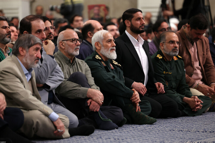 تصاویر/ دیدار اقشار مردم به مناسبت چهل‌وهفتمین سالگرد پیروزی انقلاب با رهبر انقلاب اسلامی