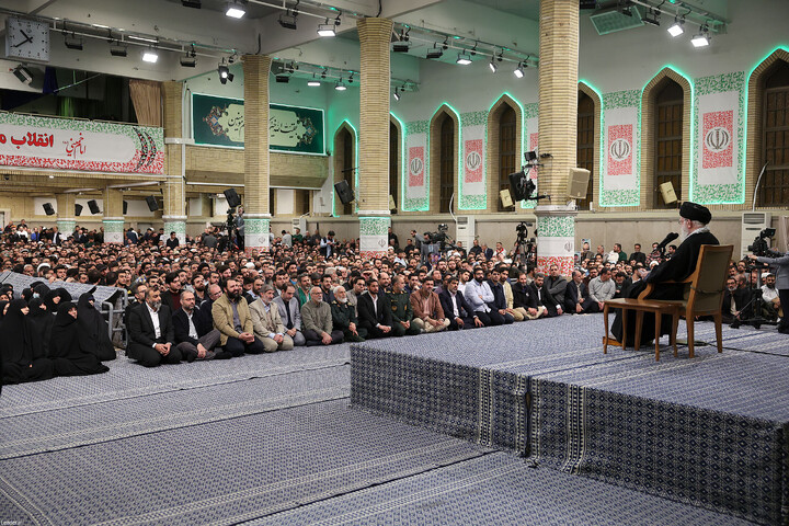 تصاویر/ دیدار اقشار مردم به مناسبت چهل‌وهفتمین سالگرد پیروزی انقلاب با رهبر انقلاب اسلامی