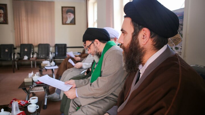 تصاویر/دیدار و گفت‌وگوی اعضای شورای هماهنگی نهادهای حوزوی همدان