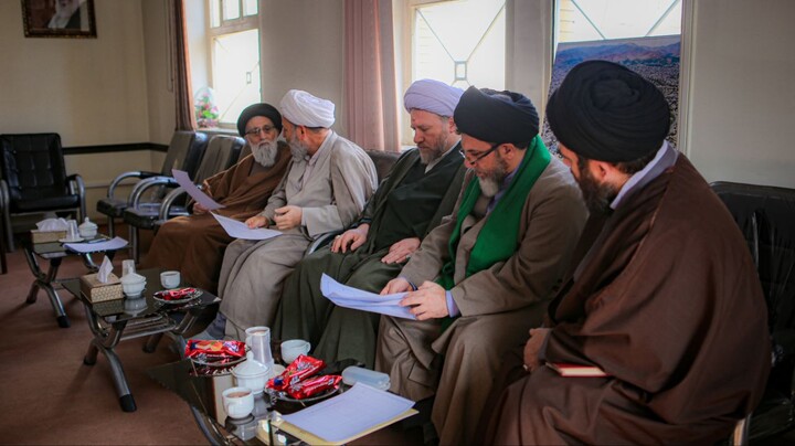 تصاویر/دیدار و گفت‌وگوی اعضای شورای هماهنگی نهادهای حوزوی همدان