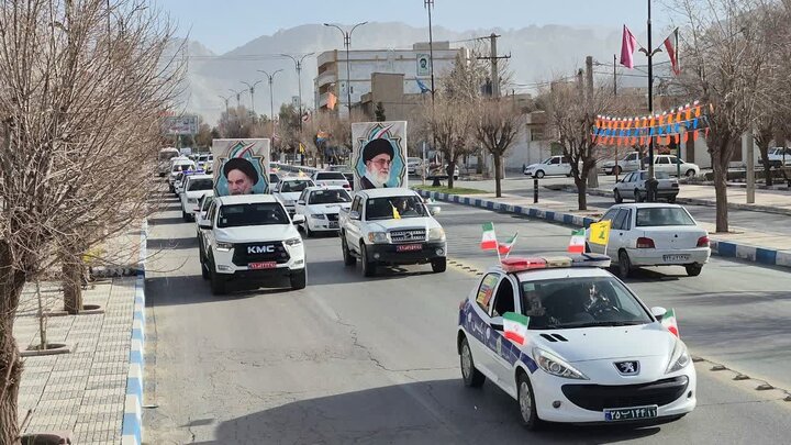 تصاویر/رژه خودرویی به مناسبت آغاز دهه مبارک فجر در شهرستان چوار